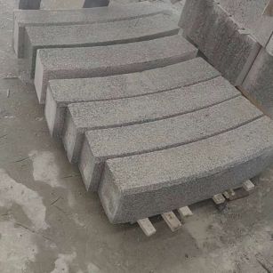 滁州芝麻白弧形路牙石