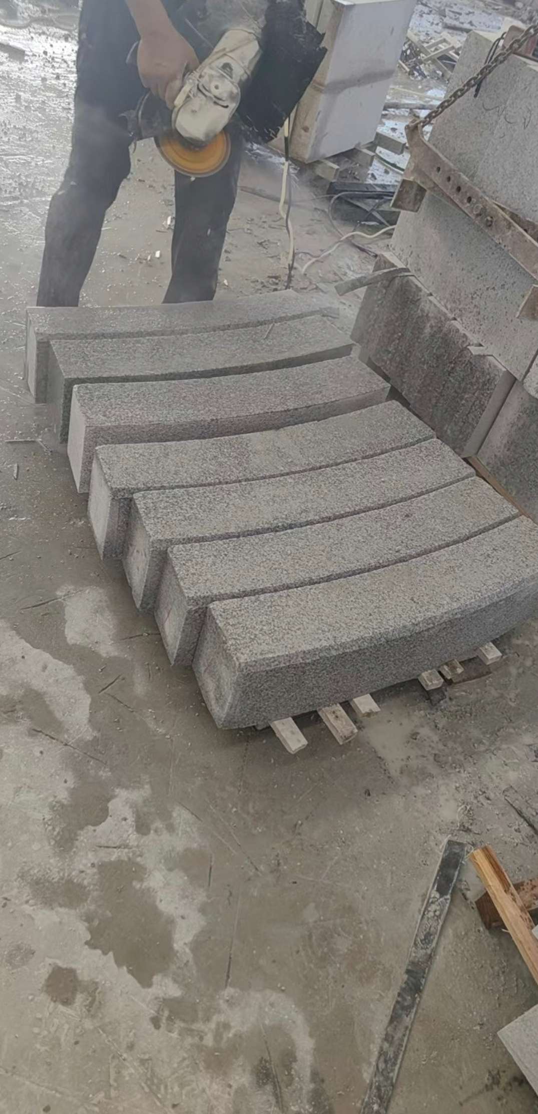 滁州芝麻白弧形路牙石