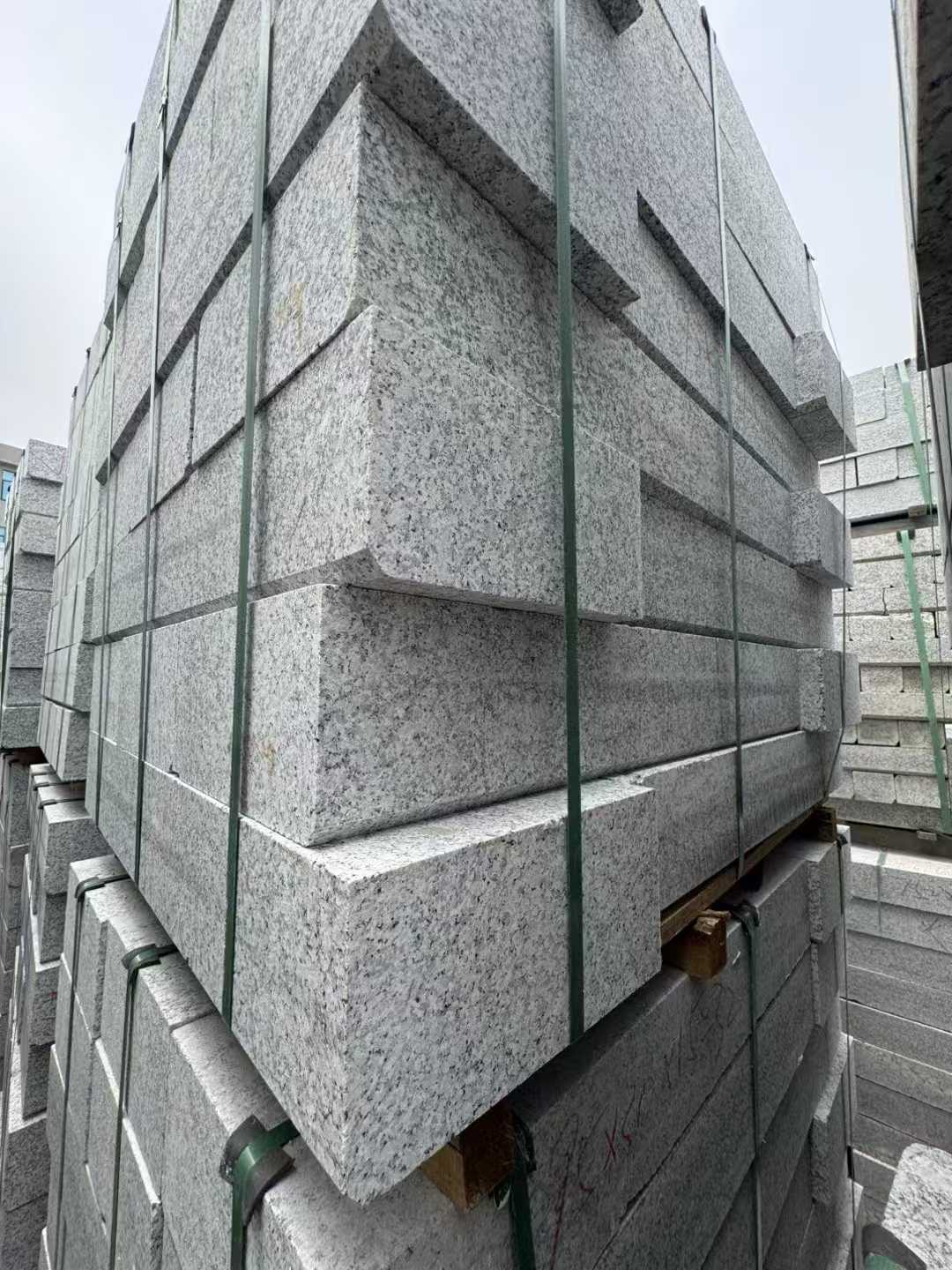 滁州芝麻白路牙石 马路牙子